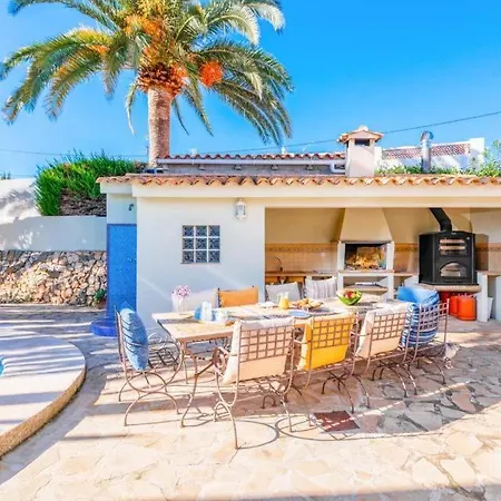 Villa Sleeps 8 With Pool Air Con And Wifi *