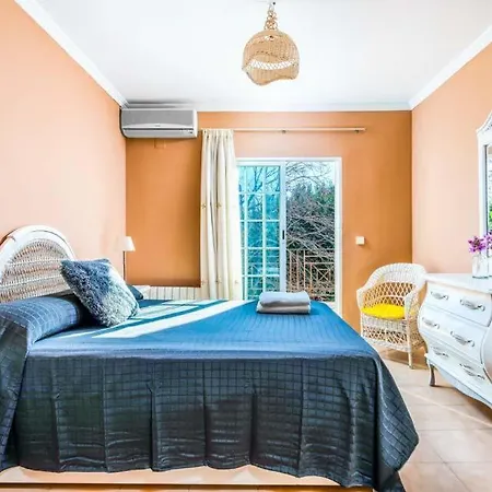 Villa Sleeps 8 With Pool Air Con And Wifi Calpe
